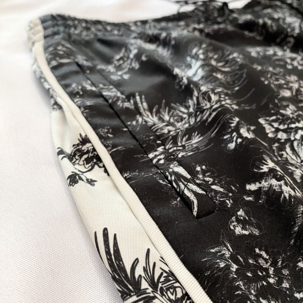 NWOT JUDITH & CHARLES BLACK WHITE SATIN BOTANICAL SIDE STRIPE DRAWSTRING PANTS - Picture 8 of 10